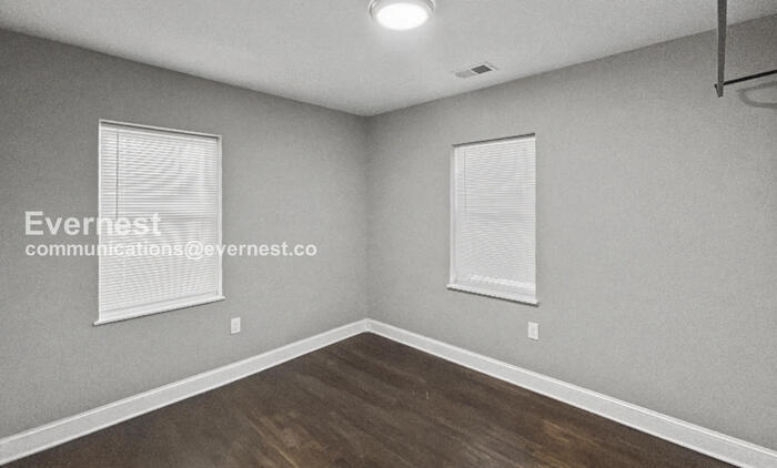 Building Photo - 155 Rosser St SW