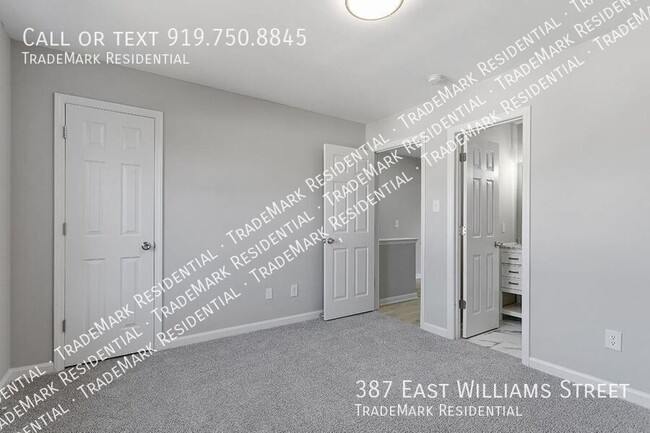 Building Photo - Gorgeous, Newly Renovated Townhome