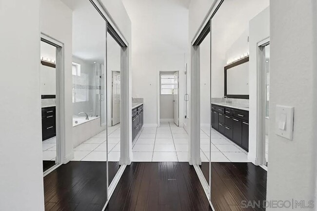 Building Photo - 561 Bayona Loop