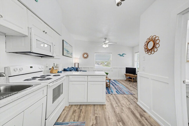 Building Photo - 711 E Gulf Blvd