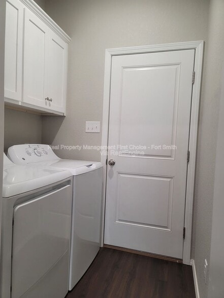 Building Photo - 2124 Ingalls Ln