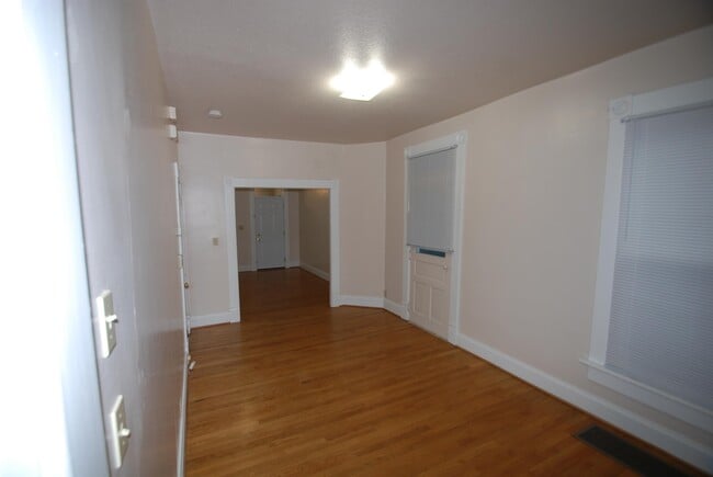 Building Photo - 87 W Maynard Ave