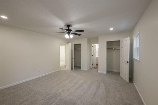 Building Photo - 5081 Hubert Dr