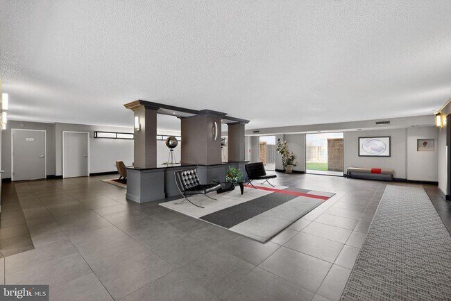 Building Photo - 200 N Pickett St