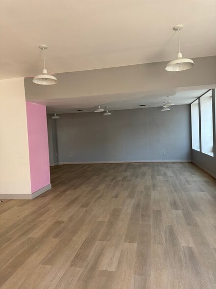 Building Photo - 931 Arcade St