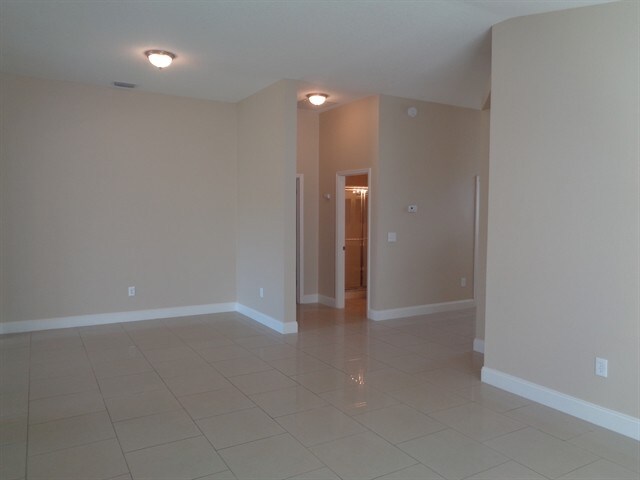 Building Photo - 29425 Crossland Dr