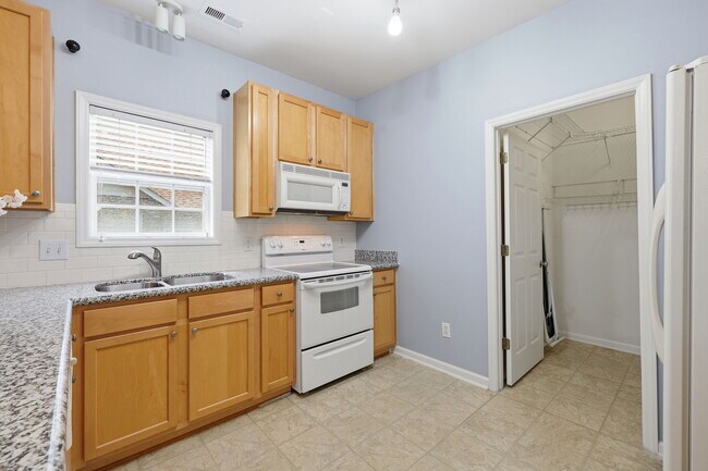 Building Photo - 1224 Claret Ln