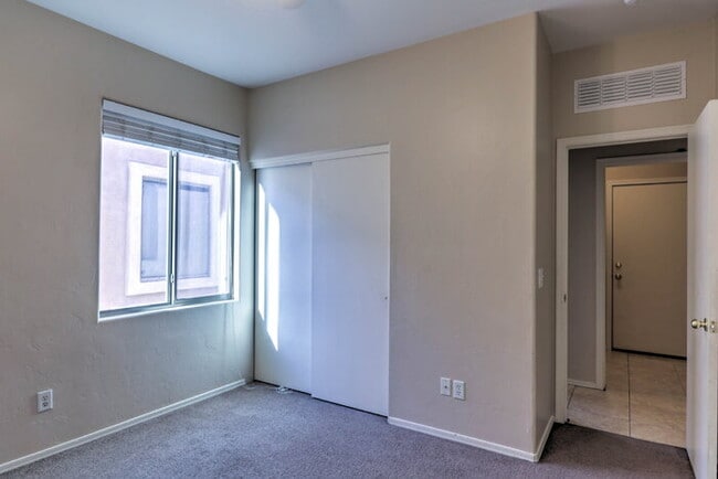 Building Photo - Located in beautiful Rancho Sahuarita!!!!!!!!!!!!