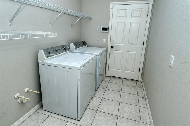 Building Photo - 6344 Rookery Cir