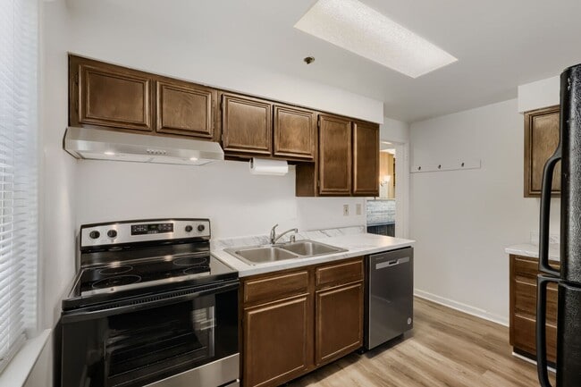 Building Photo - Recently Updated 3 Bed 2 Bath Seattle Home w/ Attached Garage!