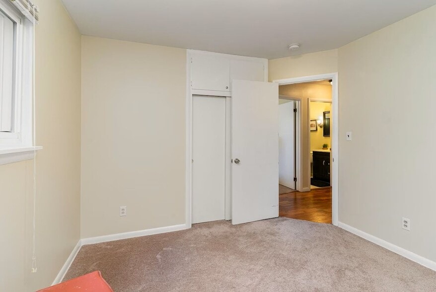 Building Photo - 1505 Iowa St
