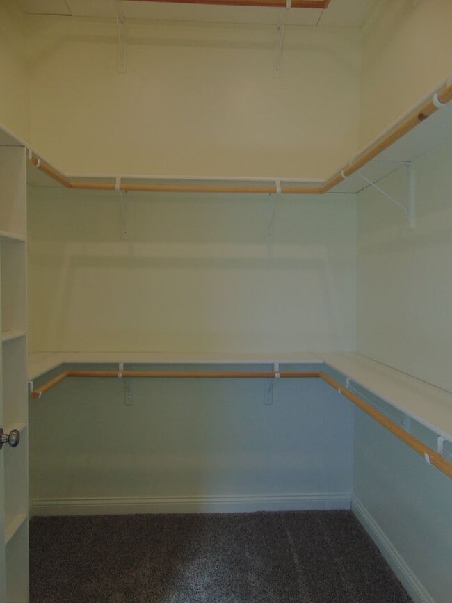 Building Photo - Sensational 3 Bed 2 Bath House!