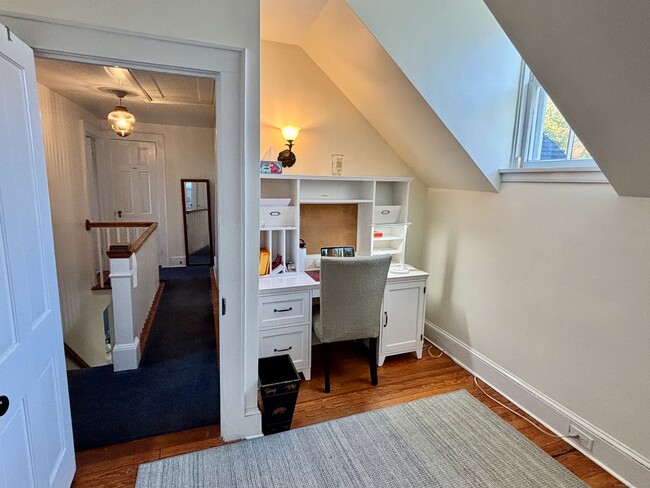 Building Photo - 63 Kings Hwy N