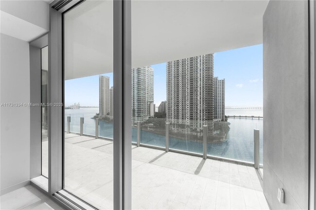 Building Photo - 300 Biscayne Blvd Way