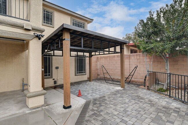 Building Photo - 4 Bedroom in North Las Vegas Near Aliante