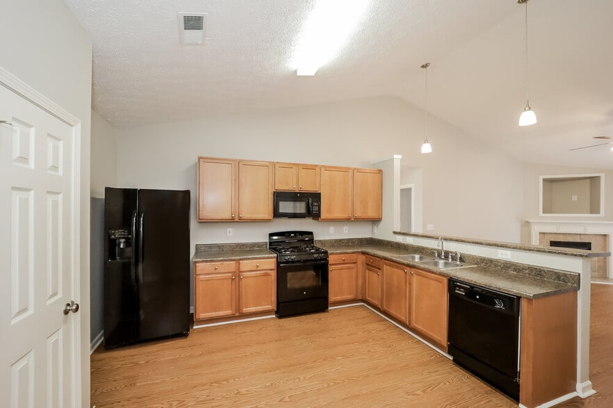 Building Photo - 8416 Somerton Cir
