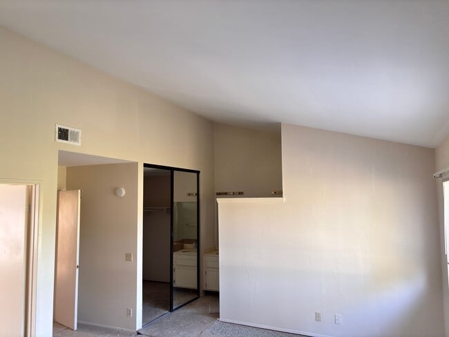 Building Photo - 3 bedrooms townhome in Chula Vista CA - Terranova Area