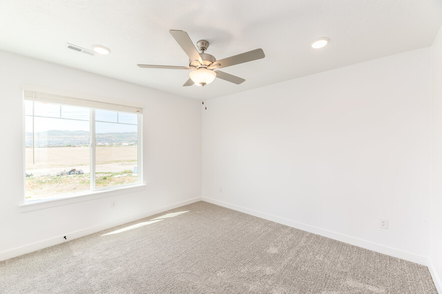 Building Photo - 4198 W Gooseneck Ct