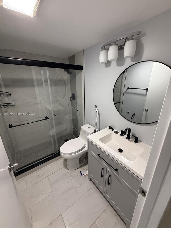 Building Photo - 4067 Ainslie Dr