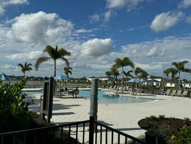 Building Photo - 10445 NW Suncrest Lp