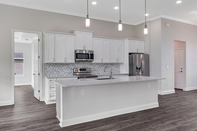Building Photo - 5 Eastvue Pl