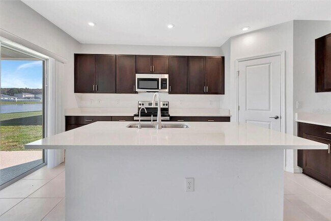 Building Photo - 221 Aquamarine Ln