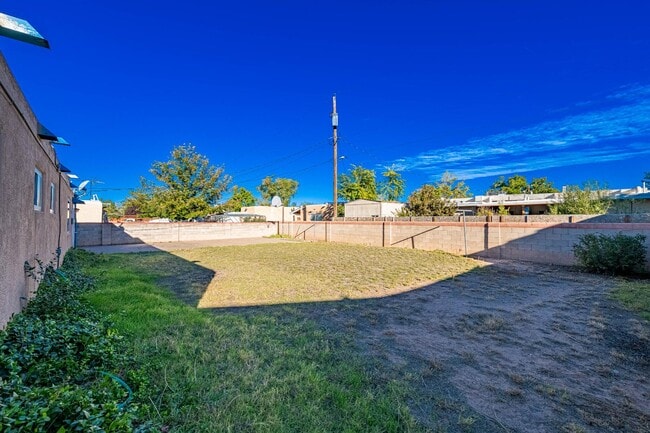 Building Photo - 1321 Delamar Ave NW