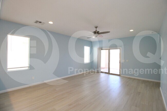 Building Photo - 38032 W Vera Cruz Dr