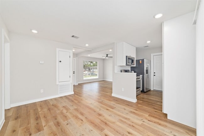 Building Photo - 7706 Deadwood Dr