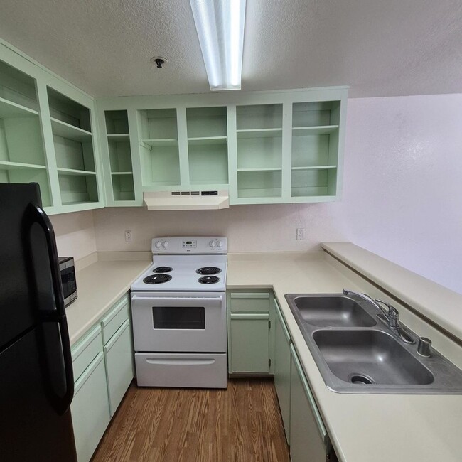 Building Photo - Affordable 1 bedroom 1 bath condo near the American River and CSUS