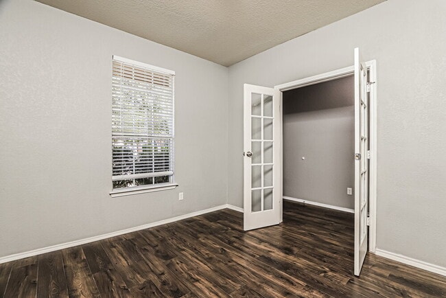 Building Photo - 7606 Paraiso Point