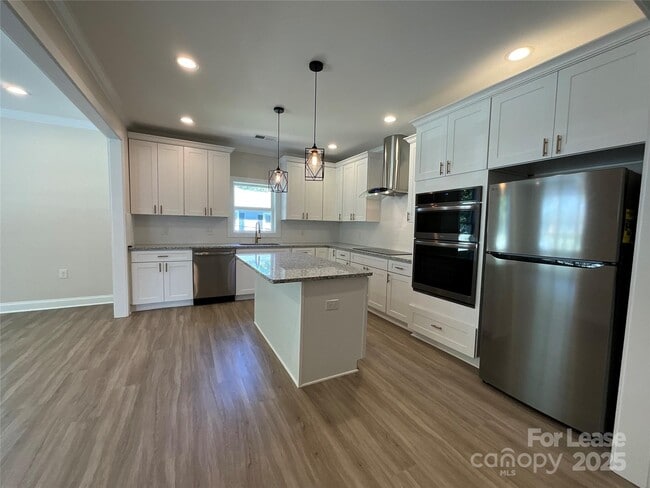Building Photo - 307 N Catawba St