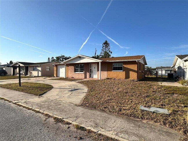 Building Photo - 3215 Bright Dr