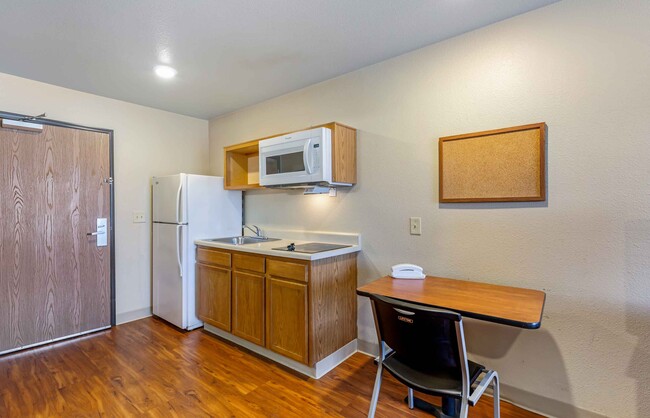 Building Photo - Furnished Studio-Cleveland - Mentor