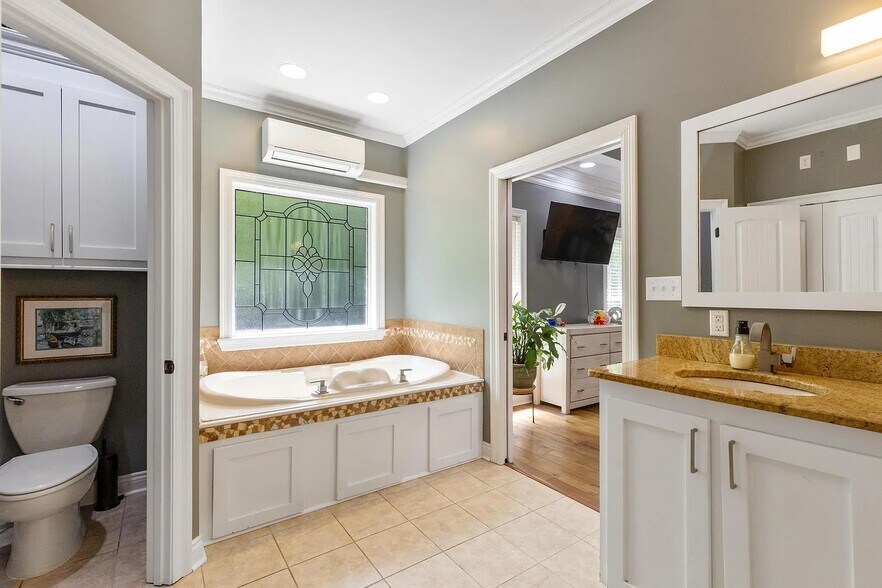 Building Photo - 104 Heartwood Pt