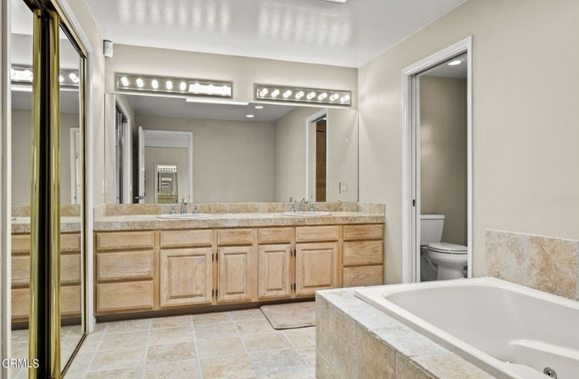 Large whirlpool tub and adjacent shower - 5138 Outrigger Way