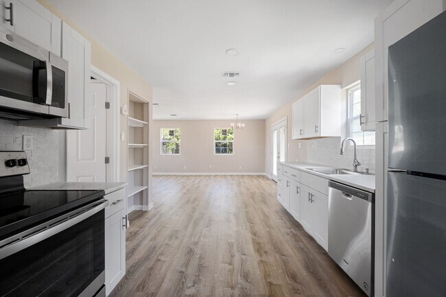 Building Photo - Your Dream Farmhouse Awaits in Elroy