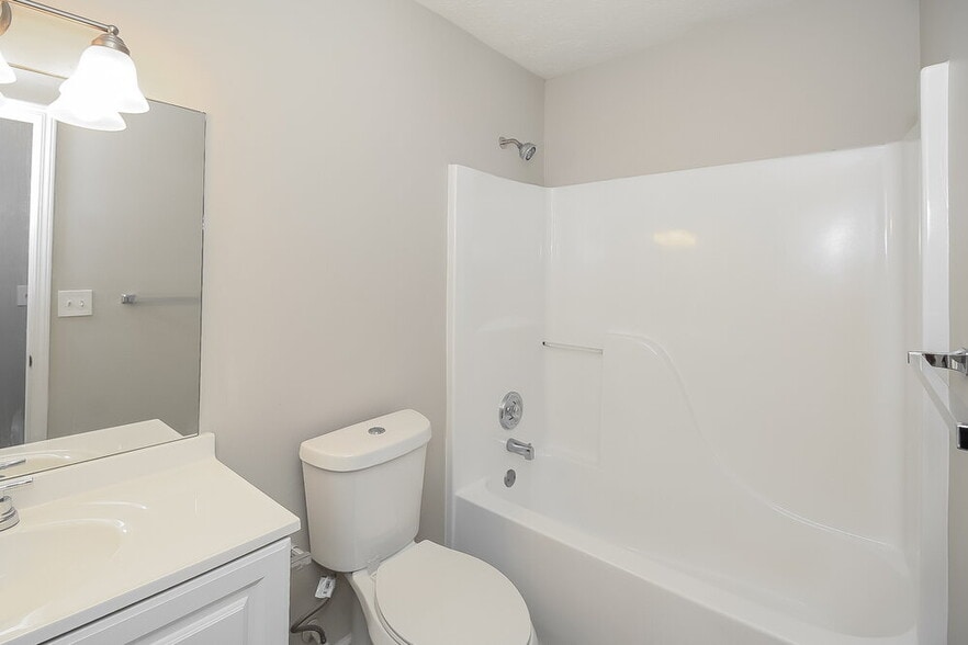 Building Photo - 907 Walnut Creek Ln