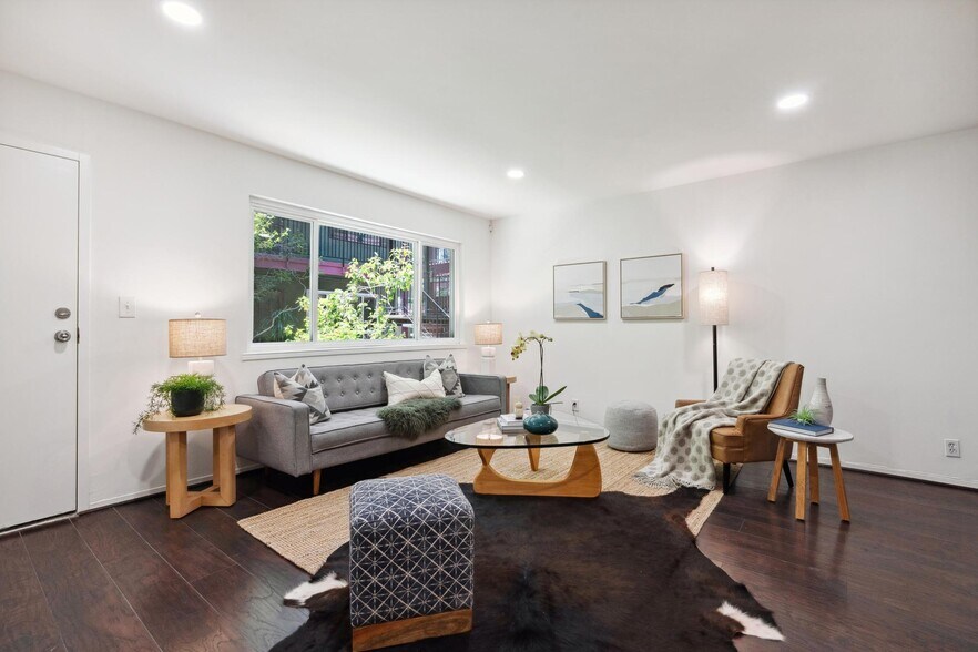 Building Photo - 6211 Telegraph Ave