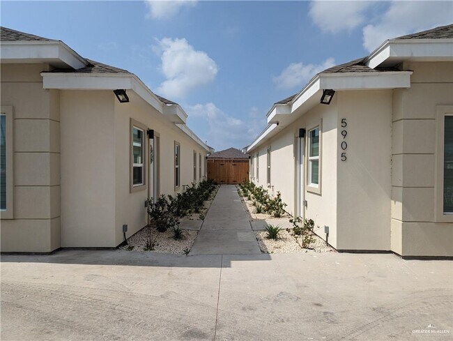 Building Photo - 12 Puffin Ave