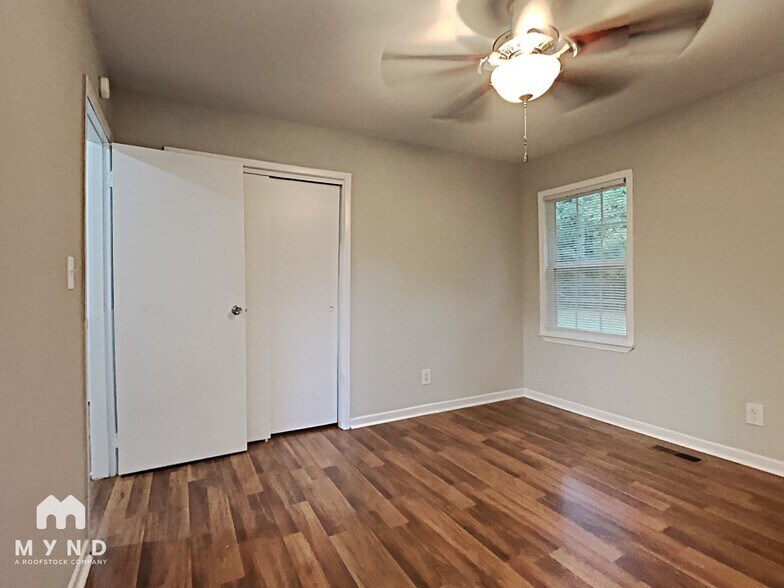 Building Photo - 413 Westwood Ave