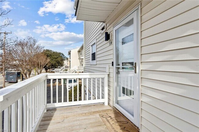 Building Photo - 334 N 1st St