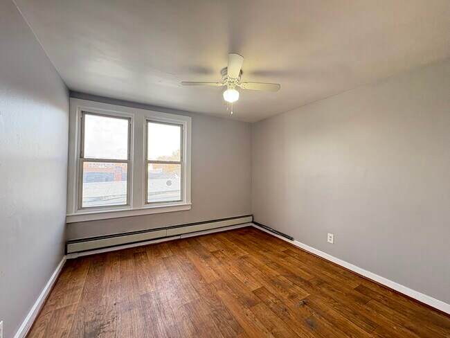 Unit 3 - 125 Audubon Ave