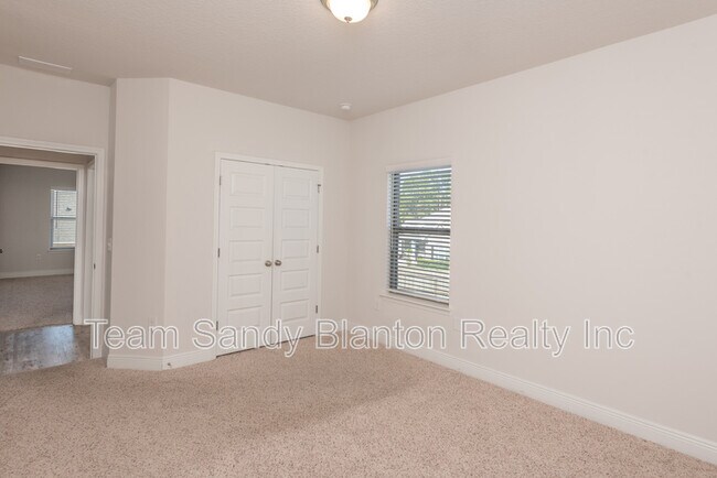 Building Photo - 9599 Pebble Stone Dr