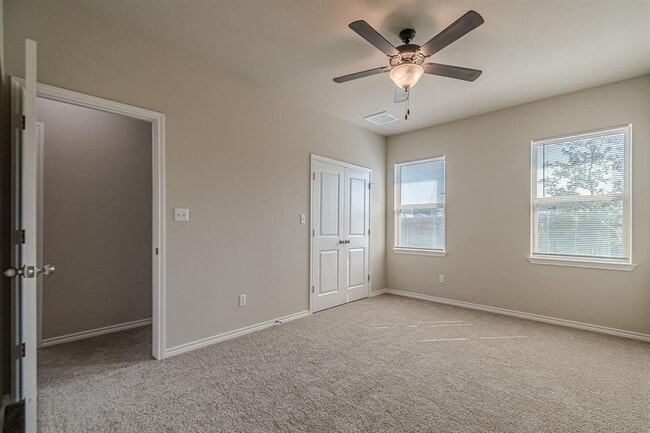 Building Photo - 384 Witchhazel Way