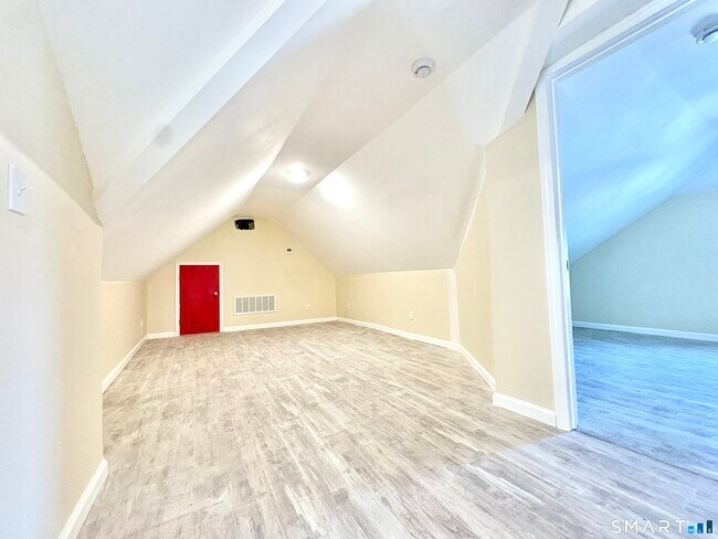 Building Photo - 129-131 Highland Ave