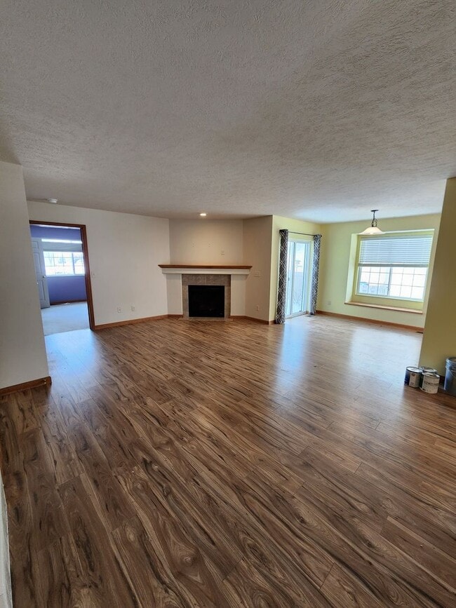 Building Photo - Beautiful 3 Bedroom, 2 Bathroom Home in Aspen Place!