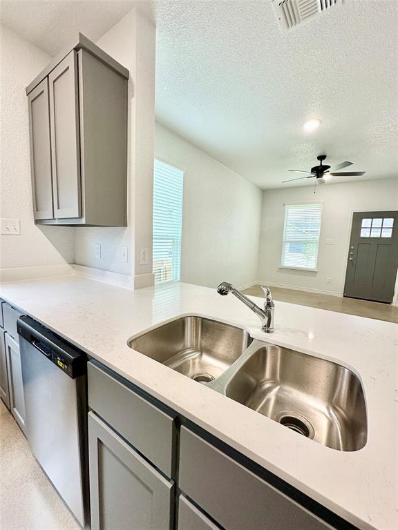 Building Photo - 2321 Ocean Ave