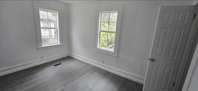 Building Photo - Cute home in South East Springfield