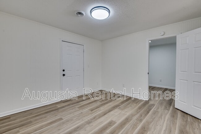 Building Photo - 3110 Arcadia Dr